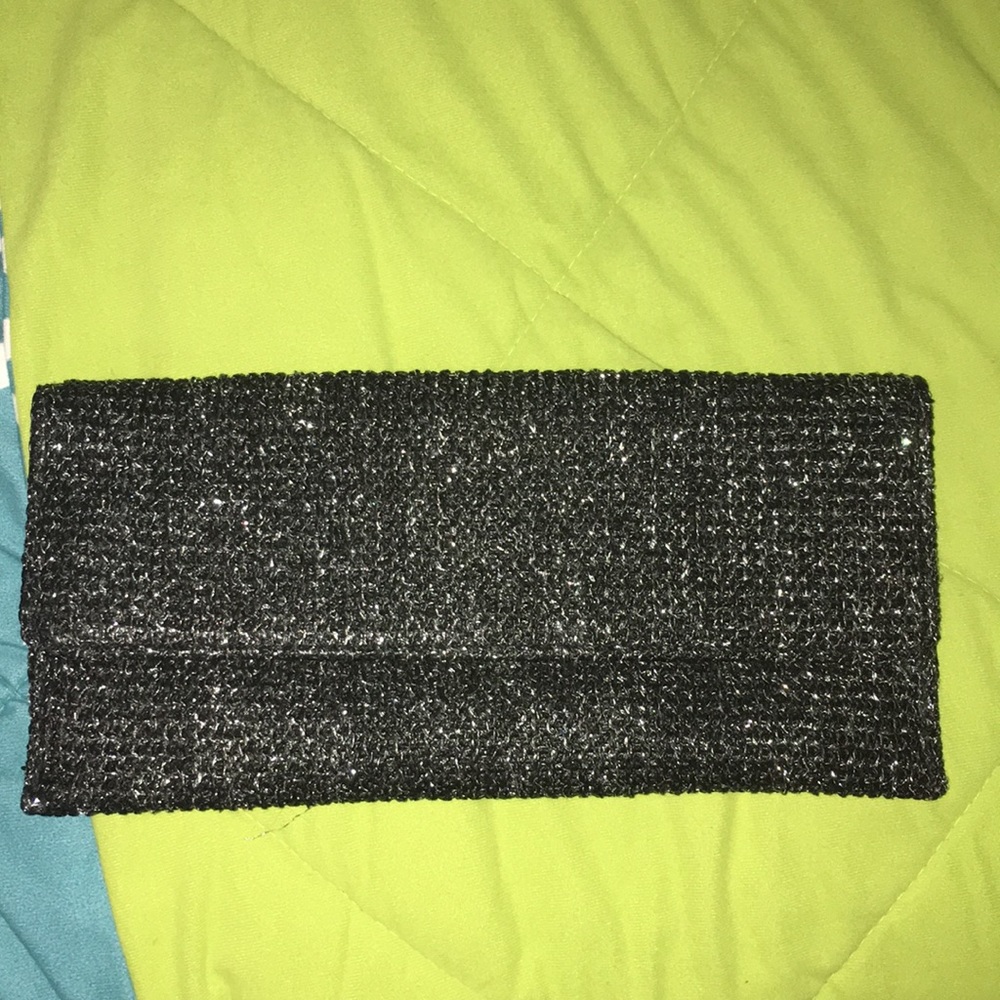Black clutch